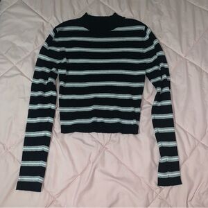 The Slope black striped mock neck cropped sweater, Junior’s Large